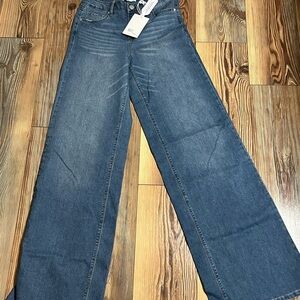 1822 Denim Flare Jeans in Classic Blue